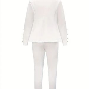 Chic All-Season Women's Suit: Easy-Care Double-Breasted Blazer and Slim Fit